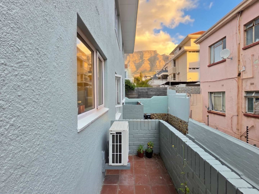 1 Bedroom Property for Sale in Oranjezicht Western Cape